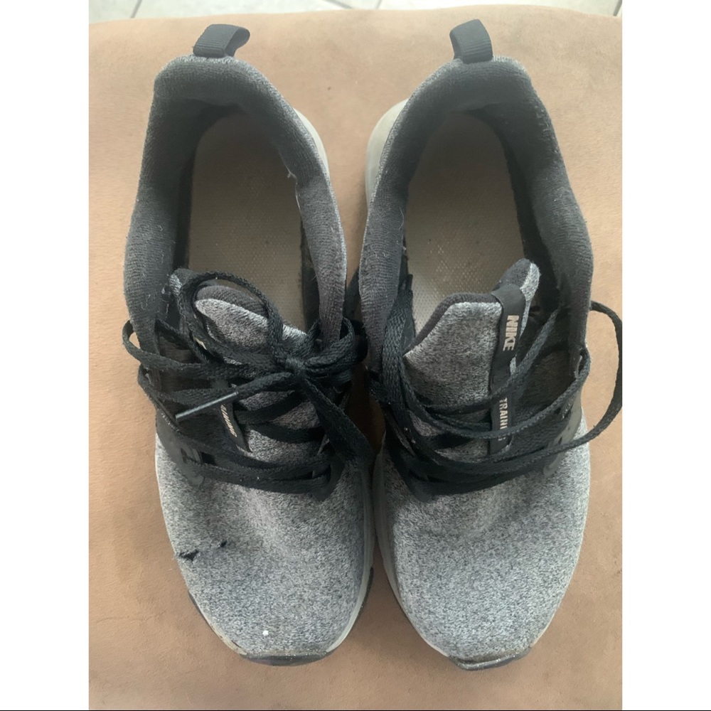 Well Used Women’s Nike’s Size 7 - Picture 6 of 11